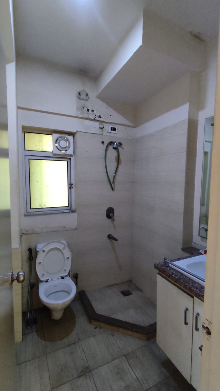 Bathroom, moti nagar 3 Bedroom 1625 Sq.Ft. Apartment In Moti Nagar Delhi 8790873