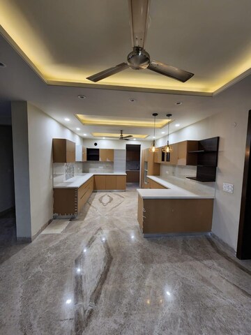 4 BHK Builder Floor For Rent in Sector 27