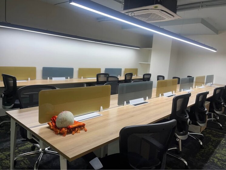 Team Area, scheme 140 Commercial Office Space 2100 Sq.Ft. In Scheme 140 Indore 8790899