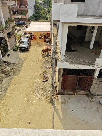 Parking in 4 BHK Independent House at Chinhat – for Sale
