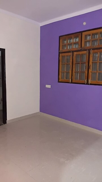 Room in 2 BHK Independent House at Gomti Nagar – for Rent