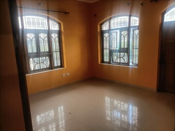 Room in 2 BHK Independent House at Gomti Nagar – for Rent