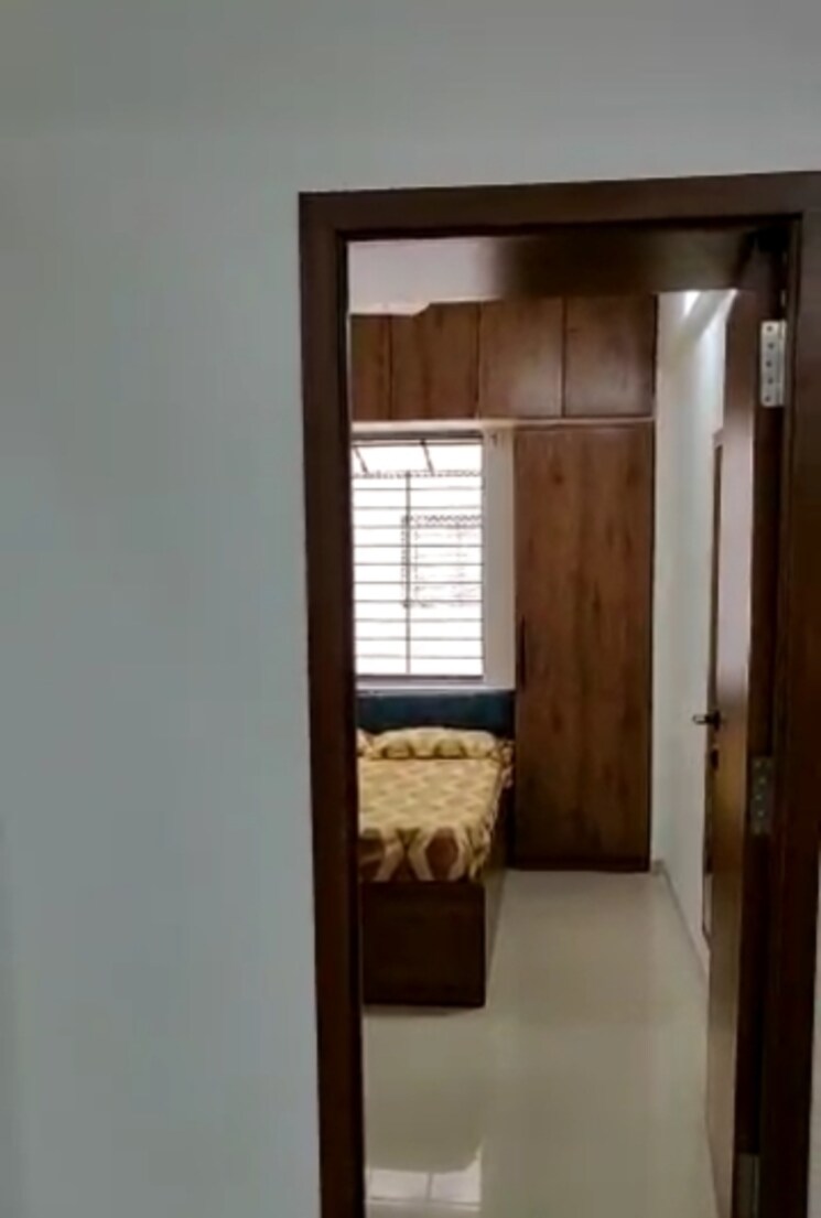 Room, althan 2 Bedroom 1100 Sq.Ft. Apartment In Althan Surat 8790959