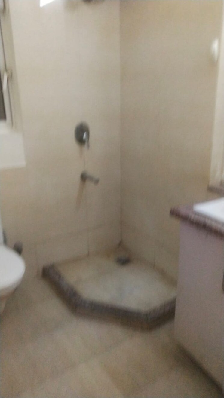 Bathroom, moti nagar 3 Bedroom 1620 Sq.Ft. Apartment In Moti Nagar Delhi 8790928