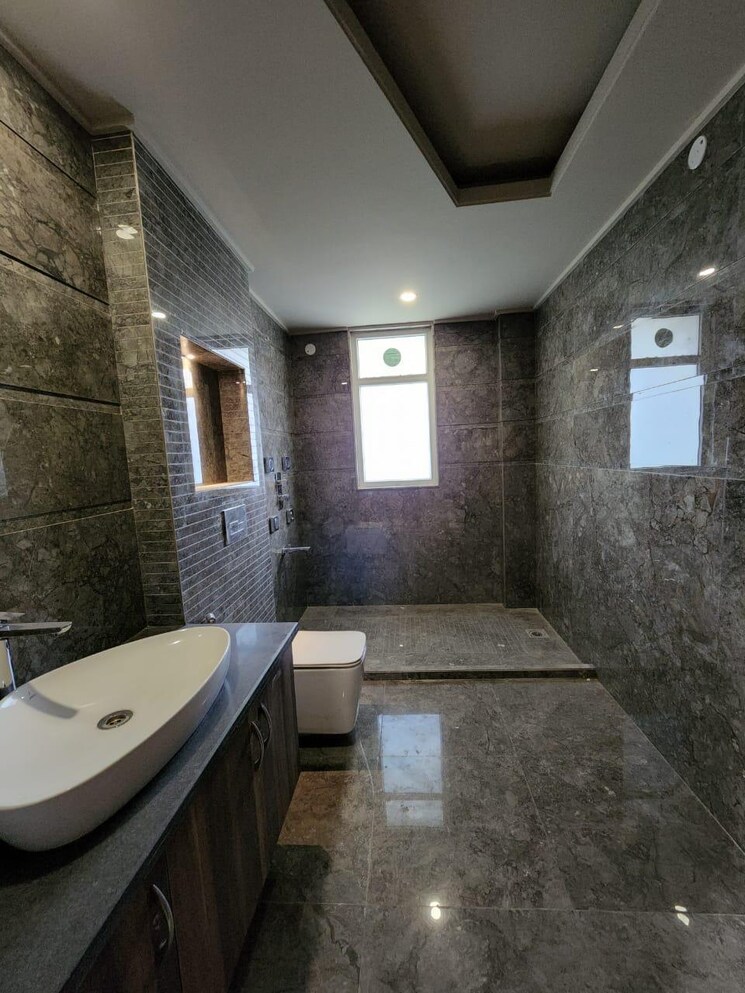 Bathroom, sector 27 4 Bedroom 4200 Sq.Ft. Builder Floor In Sector 27 Gurgaon 8790781