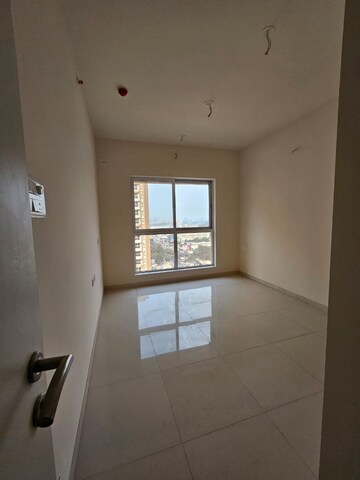 Room in 3 BHK Apartment at Godrej Green Cove, Mahalunge – for Rent