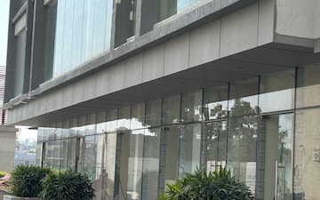 Showroom For Rent in Niti Khand I