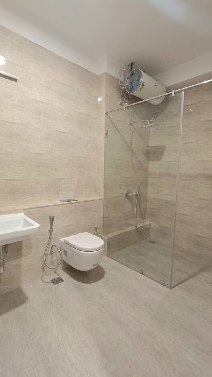 Bathroom, adani-ten-bkc 4 Bedroom 2114 Sq.Ft. Apartment In Bandra East Mumbai 8791037