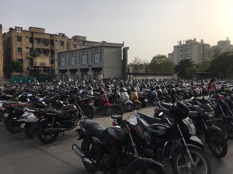  Parking, venus-atlantis Commercial Office Space 2399 Sq.Ft. In Prahlad Nagar Ahmedabad 8791076