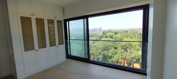 Room in 3 BHK Apartment at Raheja Park West, Santacruz West – for Rent