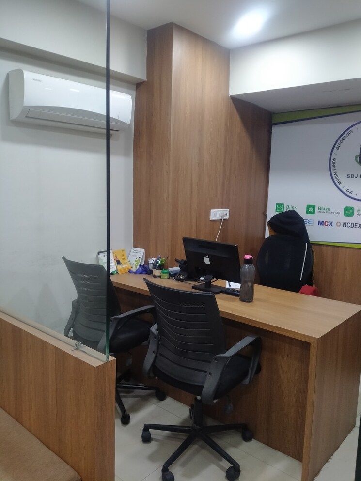 Team Area, majura gate Commercial Office Space 600 Sq.Ft. In Majura Gate Surat 8791107