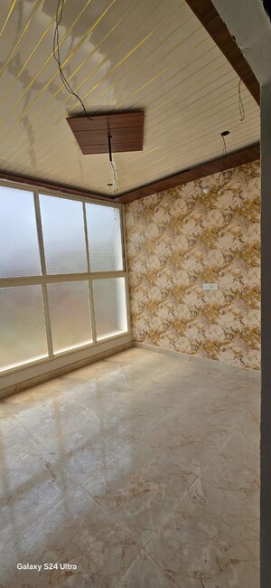 Room in 4 BHK Villa at Paharia – for Sale