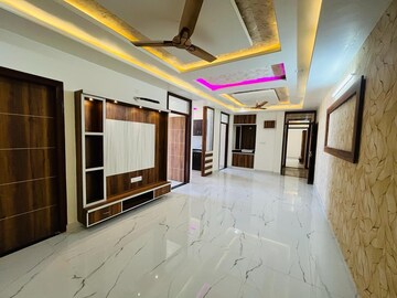 Living Room in 4 BHK Apartment at Mansarovar Extension – for Rent