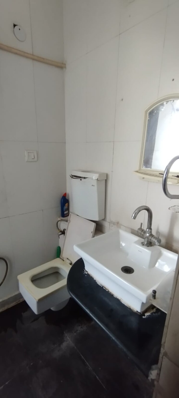 Bathroom, shipra-riviera 1 Bedroom 750 Sq.Ft. Apartment In Gyan Khand Ghaziabad 8790876