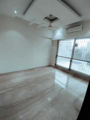 Room in 3 BHK Apartment at Blue Bird Mansion, Khar West – for Sale