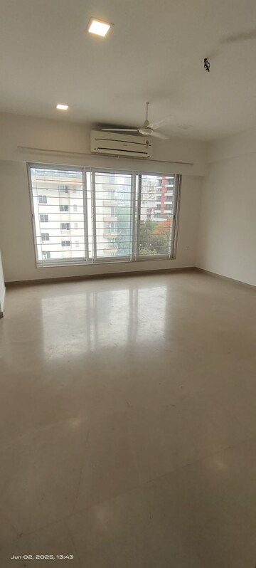 Room in 3 BHK Apartment at S Raheja Hari Bhavan, Khar West – for Sale