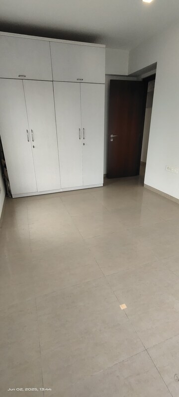 Room in 3 BHK Apartment at S Raheja Hari Bhavan, Khar West – for Sale