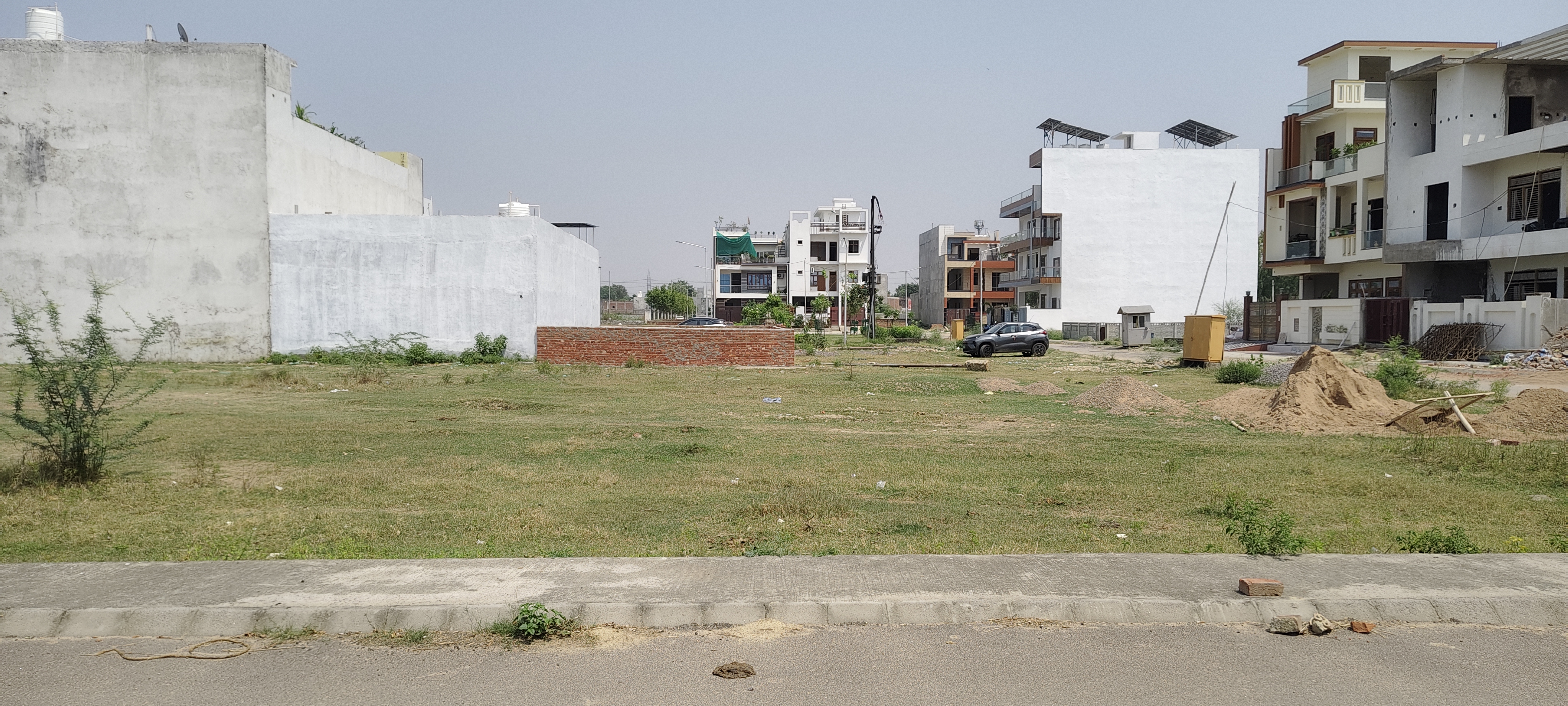 Plot For Sale in Ansal Sushant Golf city