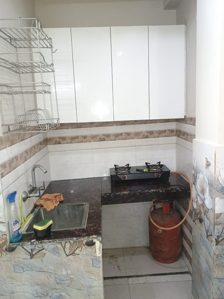 Kitchen, kd-block-rwa-ashok-vihar 1 RK 350 Sq.Ft. Apartment In Ashok Vihar Delhi 8791168