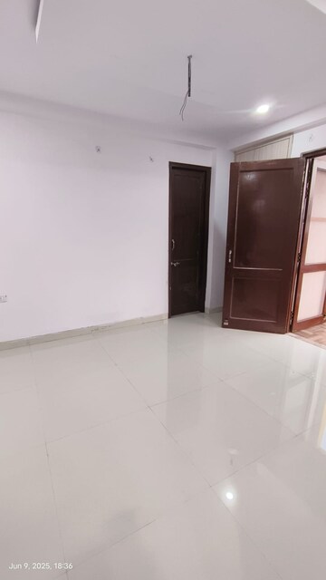 Room in 3 BHK Apartment at Naubasta – for Sale