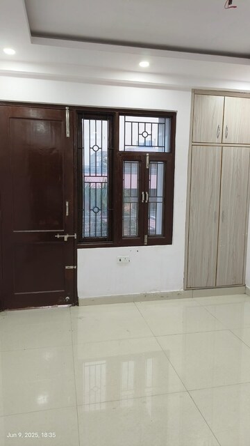Room in 3 BHK Apartment at Naubasta – for Sale