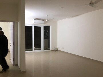 Room in 4 BHK Builder Floor at Emaar MGF Emerald Hills, Sector 65 – for Rent