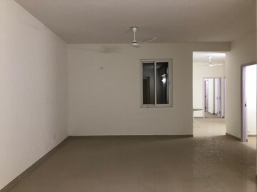Room in 4 BHK Builder Floor at Emaar MGF Emerald Hills, Sector 65 – for Rent