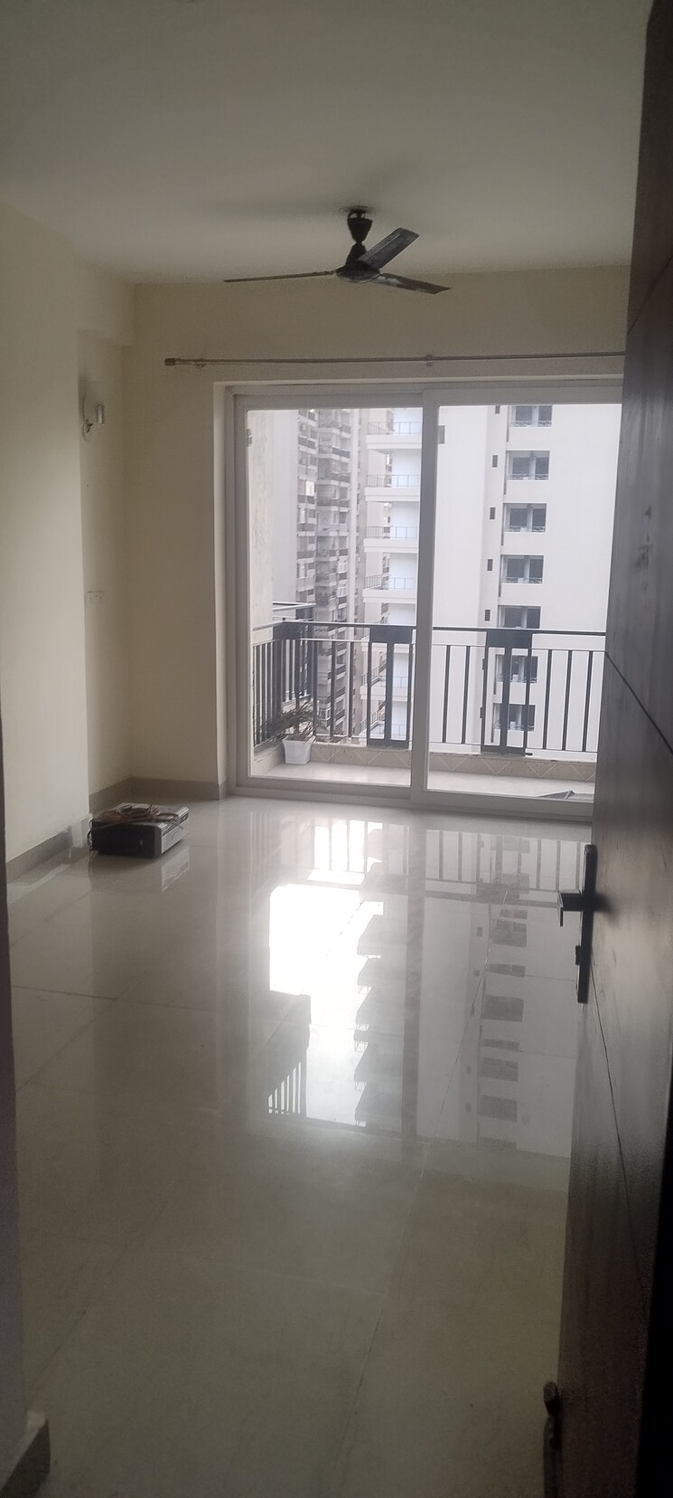 Living Room, sikka-karnam-greens 2 Bedroom 940 Sq.Ft. Apartment In Sector 143b Noida 8791210