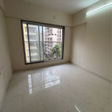 Room in 2 BHK Apartment at Kandivali East – for Rent