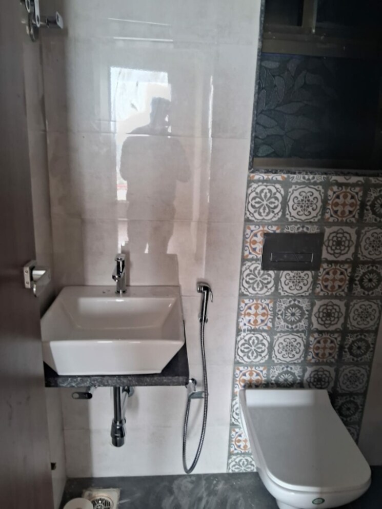 Bathroom, dombivli east 2 Bedroom 689 Sq.Ft. Apartment In Dombivli East Thane 8791222