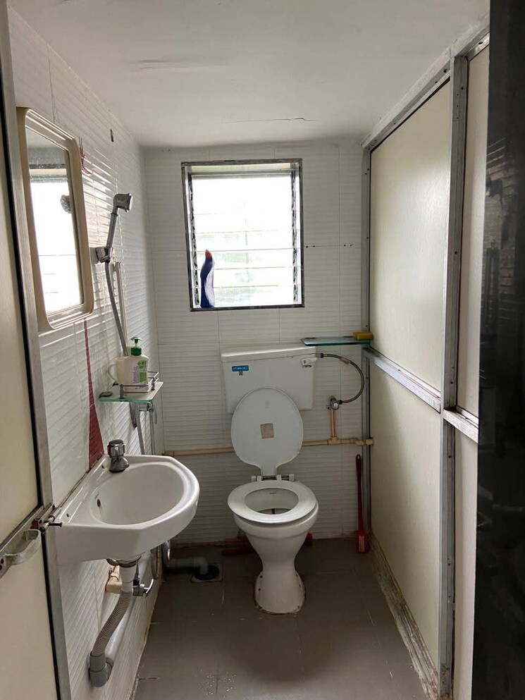 Bathroom, juhu-anmol-chs 2 Bedroom 721 Sq.Ft. Apartment In Juhu Mumbai 8791218