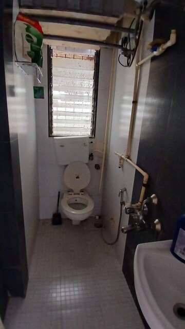 Bathroom in 1 BHK Apartment at Azad Nagar – for Rent