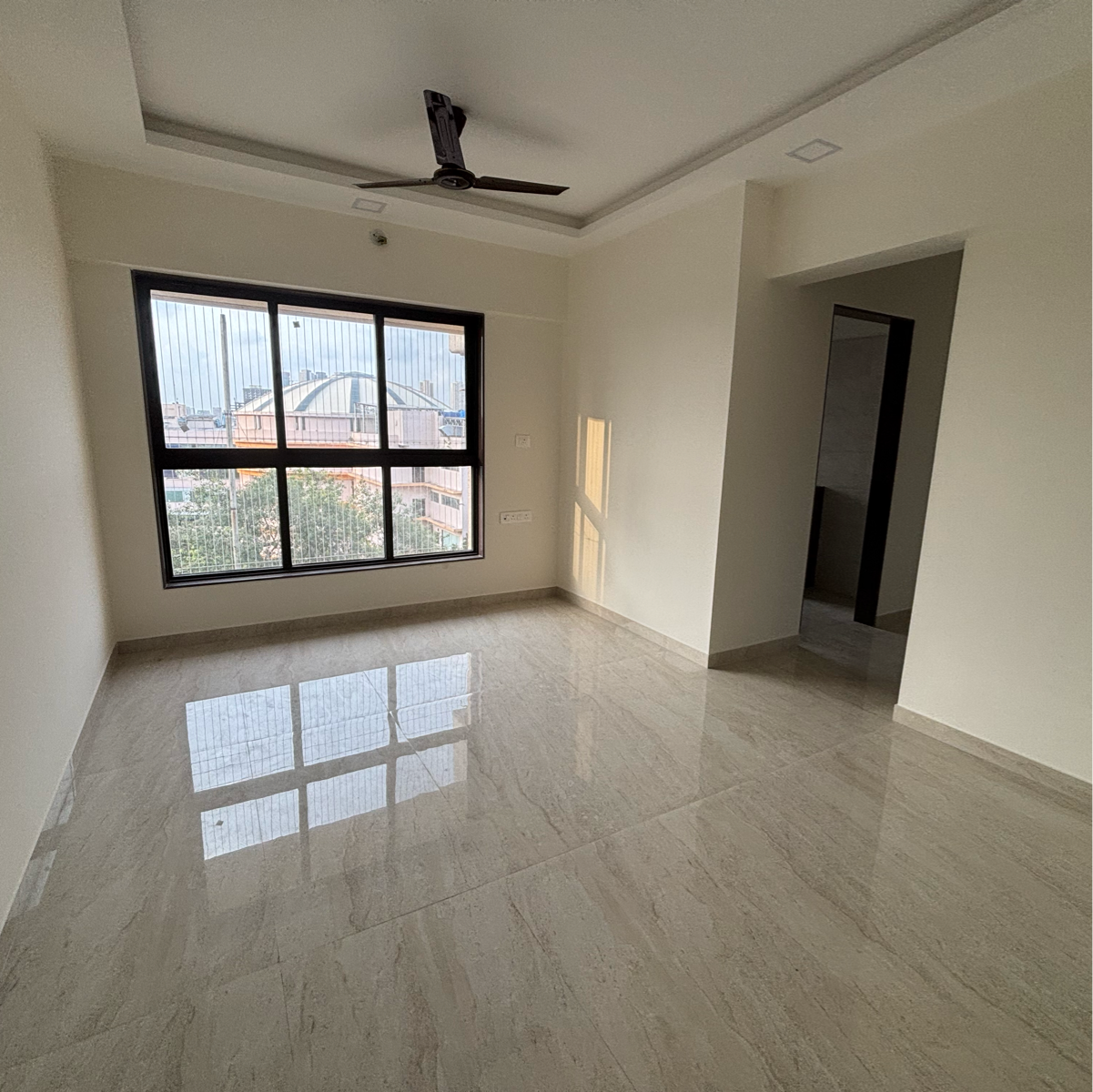 2 BHK Apartment For Rent in Kandivali East Akurli Roa