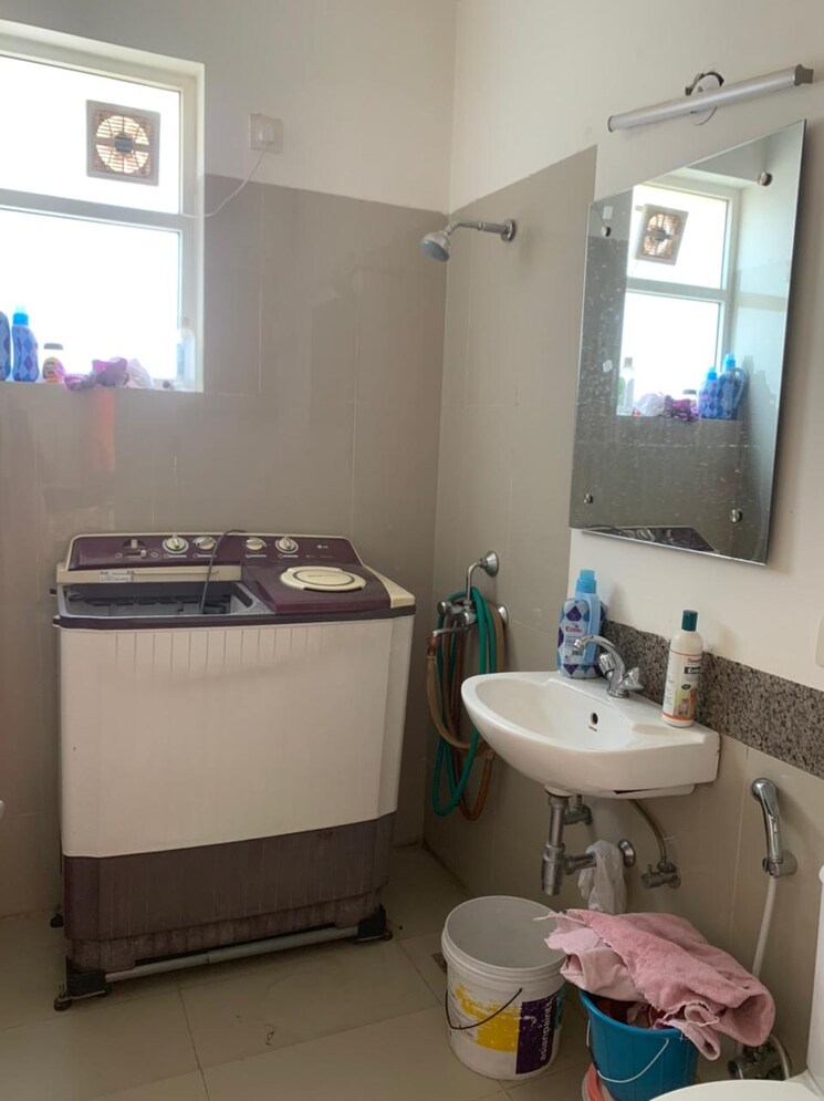 Master Bedroom, emaar-emerald-estate 2 Bedroom 1020 Sq.Ft. Apartment In Sector 65 Gurgaon 8791387