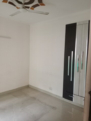 Room in 2 BHK Apartment at Ascent Savy Ville De, Raj Nagar Extension – for Rent