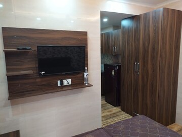 Room in 3 BHK Apartment at Dhoot Time Residency, Sector 63 – for Rent