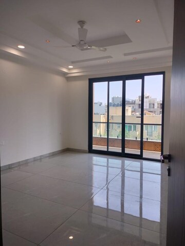 Room in 3 BHK Apartment at M3M Merlin, Sector 67 – for Rent