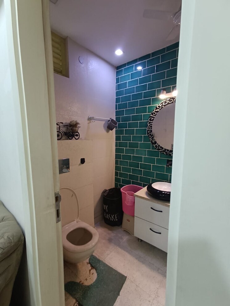 Bathroom, preet vihar 2 Bedroom 1200 Sq.Ft. Independent House In Preet Vihar Delhi 8791398