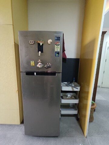 Furnished Amenities in 2 BHK Independent House at Preet Vihar – for Rent