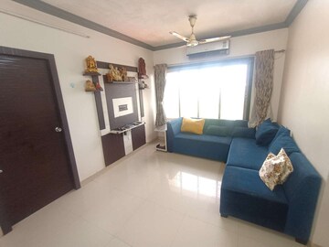 Living Room in 2 BHK Apartment at Sai Mangal CHS Kandivali, Kandivali West – for Rent