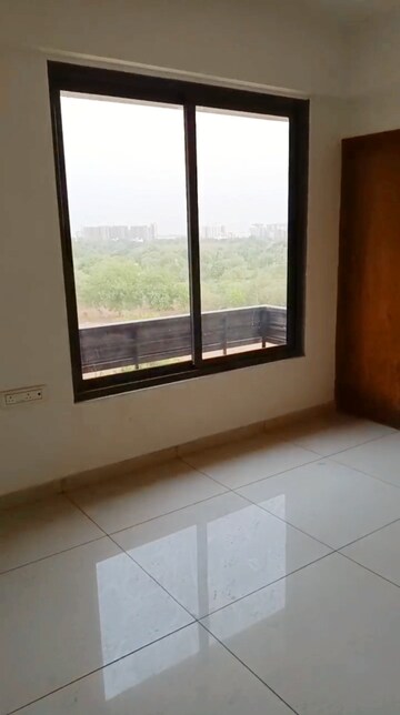 Master Bedroom in 3 BHK Apartment at Chandkheda – for Rent
