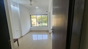 Room in 2.5 BHK Apartment at Gundecha Symphony, Andheri West – for Sale