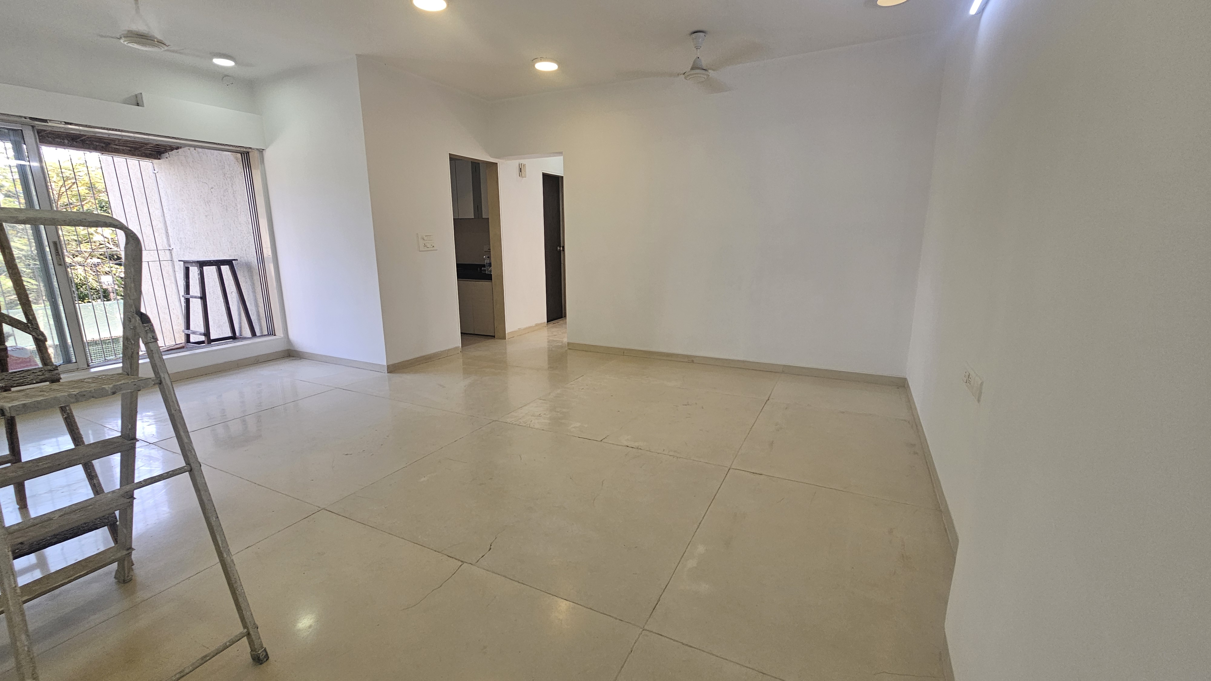 2.5 BHK Apartment For Sale in Gundecha Symphony