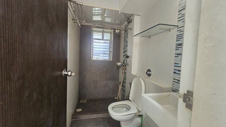 Bathroom, gundecha-symphony 2.5 Bedroom 1195 Sq.Ft. Apartment In Andheri West Mumbai 8791447