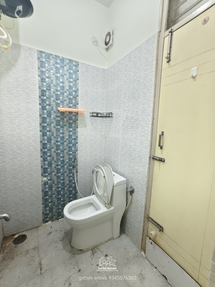 Bathroom, hsr layout 1 Bedroom 500 Sq.Ft. Builder Floor In Hsr Layout Bangalore 8791460