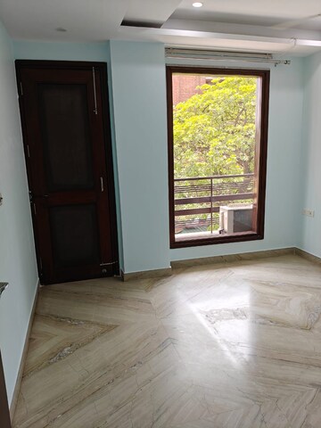 Room in 3 BHK Builder Floor at Saket – for Rent