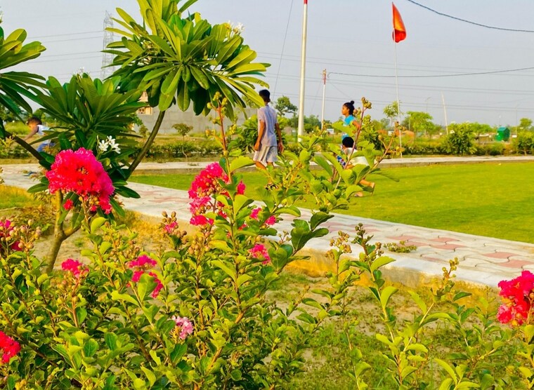 Garden, swaraaj-the-villagio  25000 Sq.Ft. Plot In Mohanlalganj Lucknow 8791530