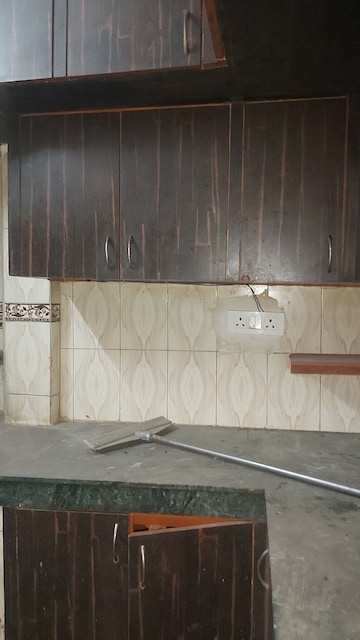 Bathroom in 1.5 BHK Builder Floor at Mayur Vihar – for Rent