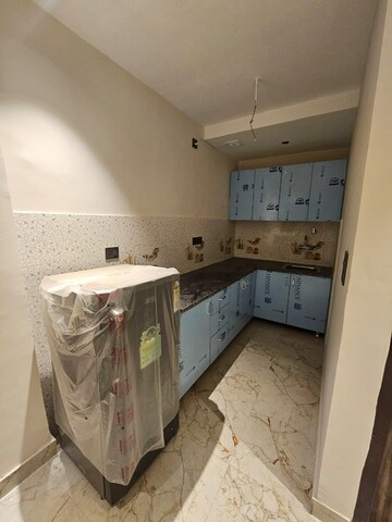 Kitchen in 1.5 BHK Builder Floor at AEZ Aloha, Sector 57 – for Rent