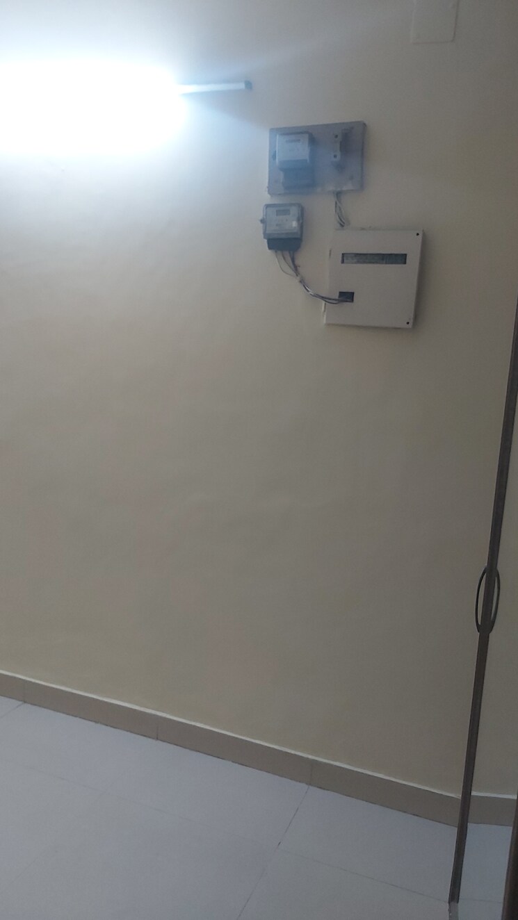 Room, uma-cooperative-society 1.5 Bedroom 650 Sq.Ft. Apartment In Mayur Vihar 1 Delhi 8791562